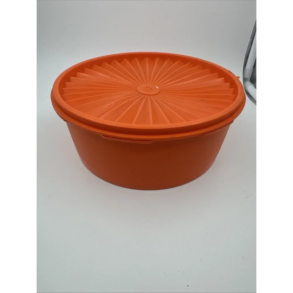 Vintage Tupperware 1204-7 And 1204-4‎ Orange And Green With Lids 1205-9